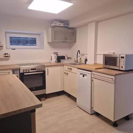 Monteur- Kachtenhausen